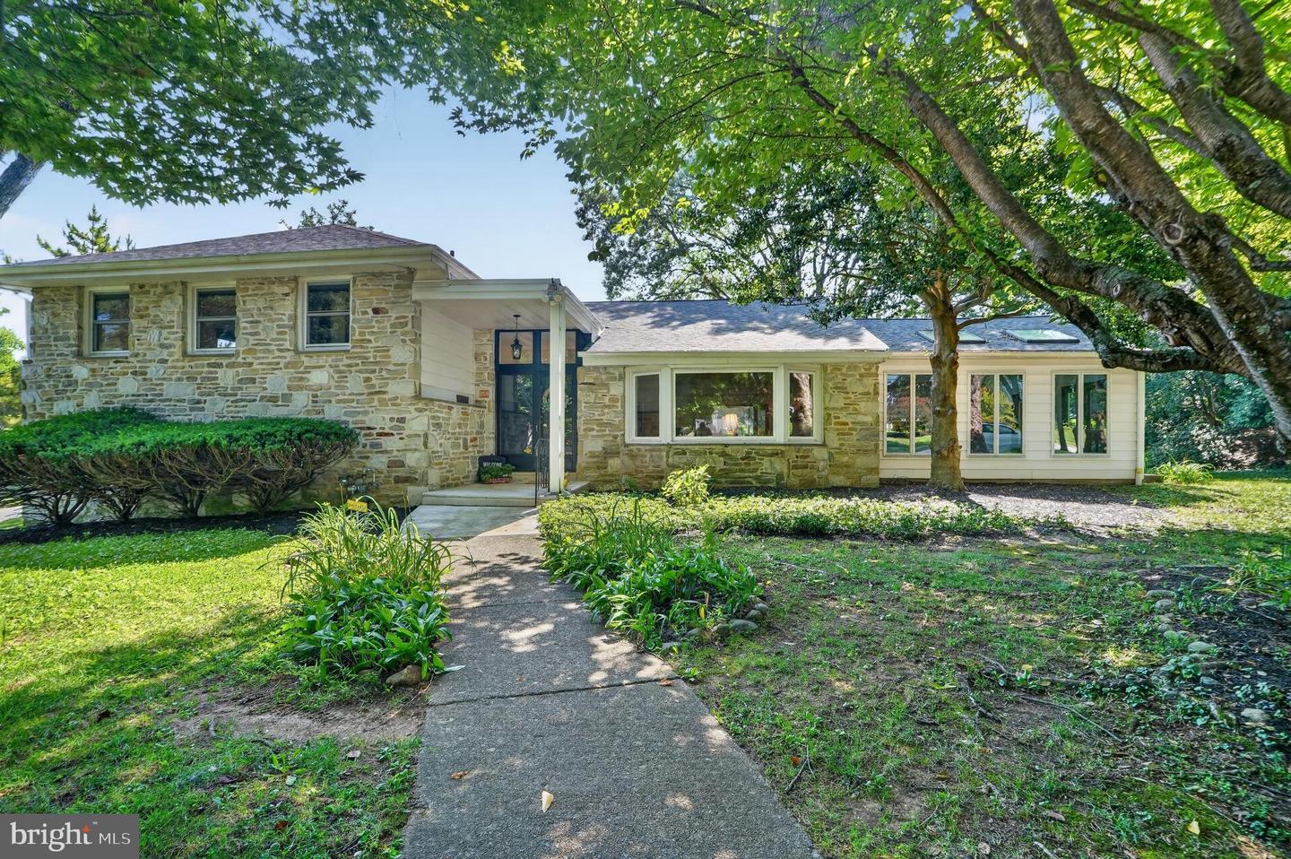 1904 Quill Lane