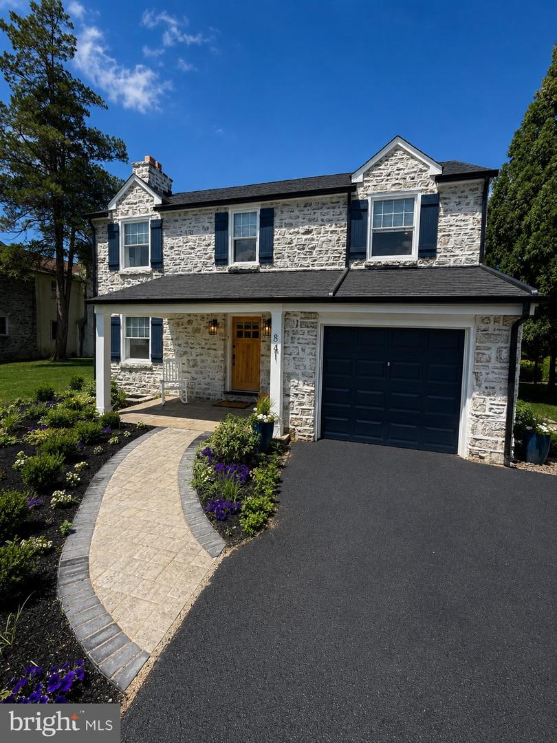 841 W Butler Pike