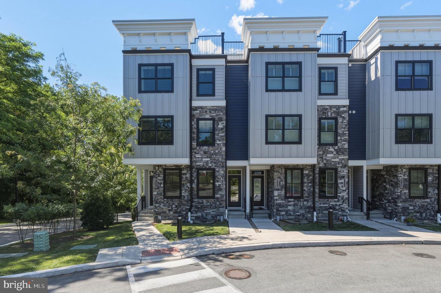 2001 Hyview Terrace