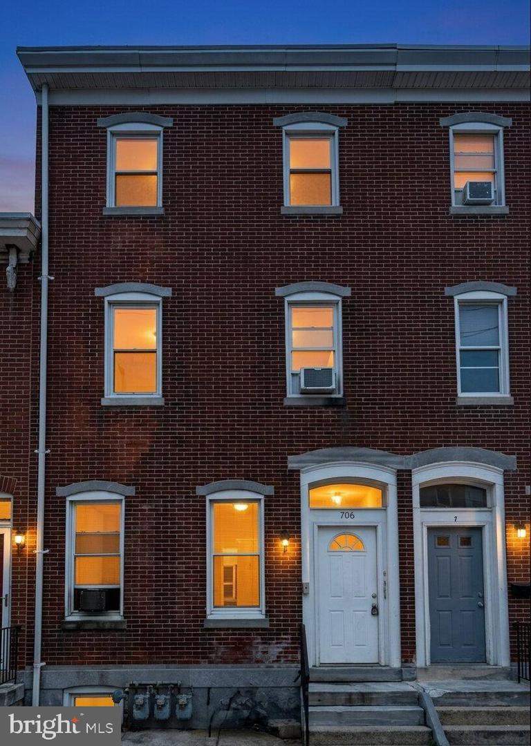 706 Chain Street