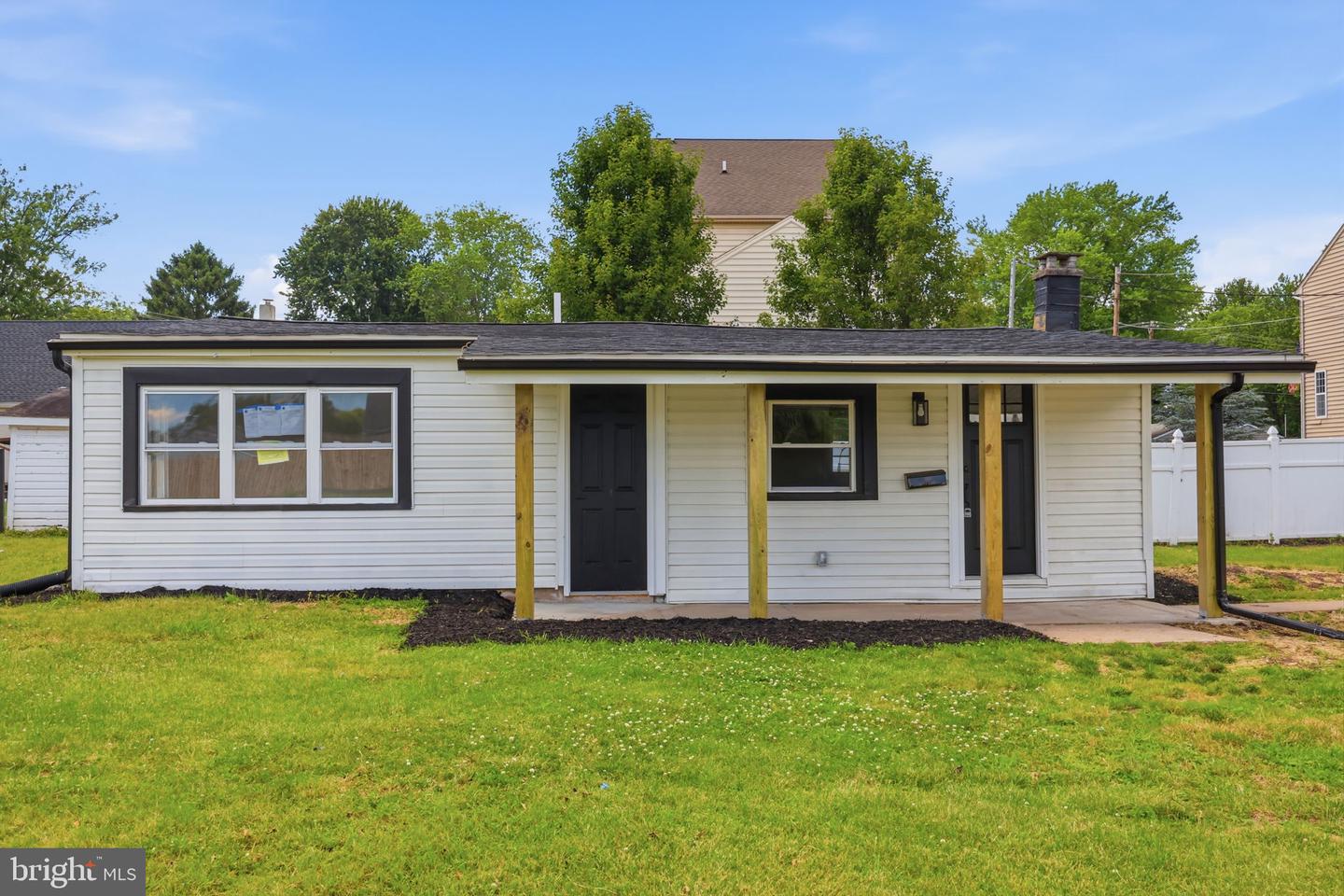 819 Center Avenue