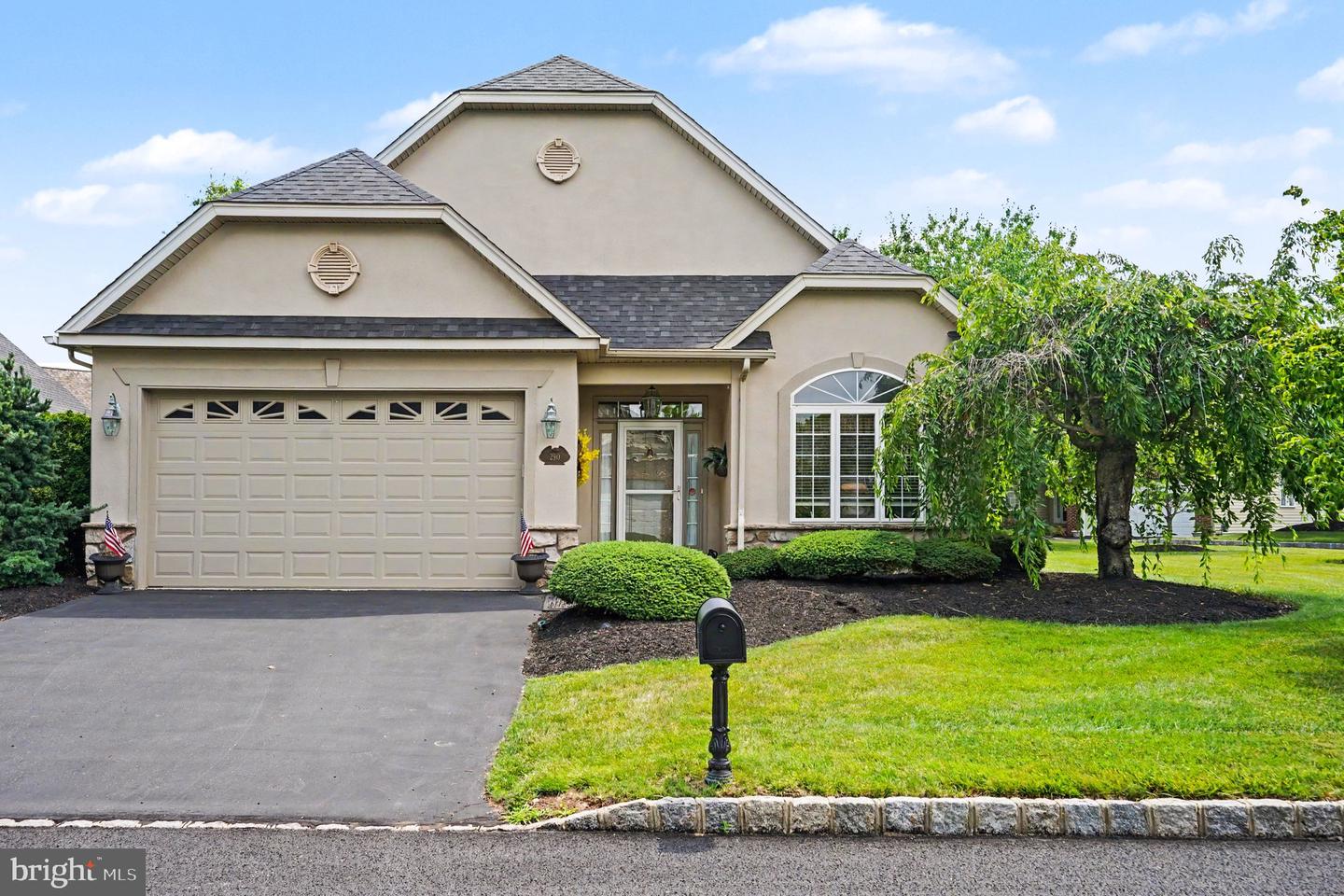 290 Kingsfield Drive