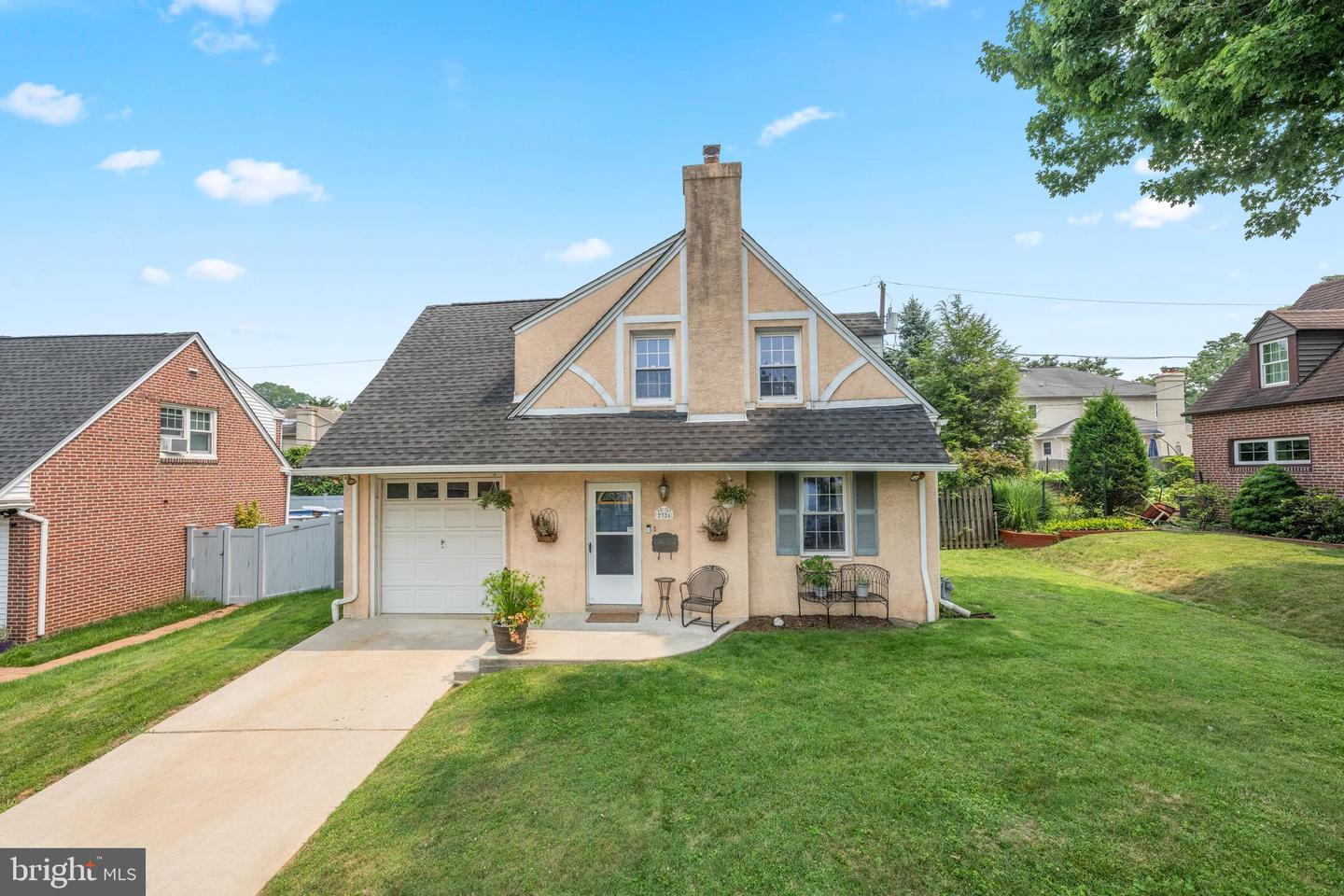 2326 S Gilinger Road, Lafayette Hill