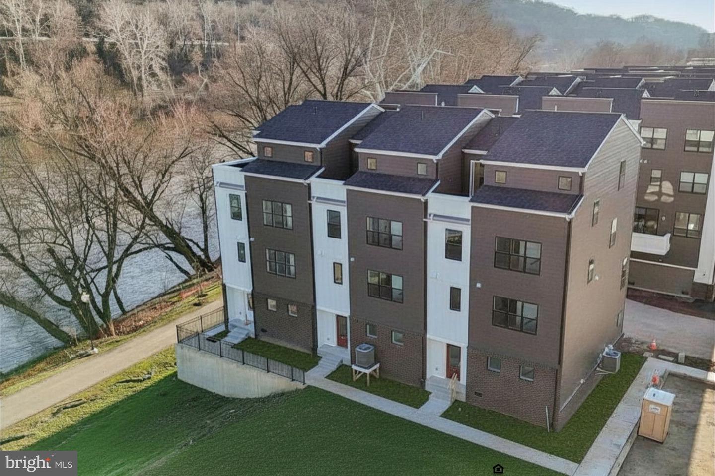 956 Riverplace Drive #56