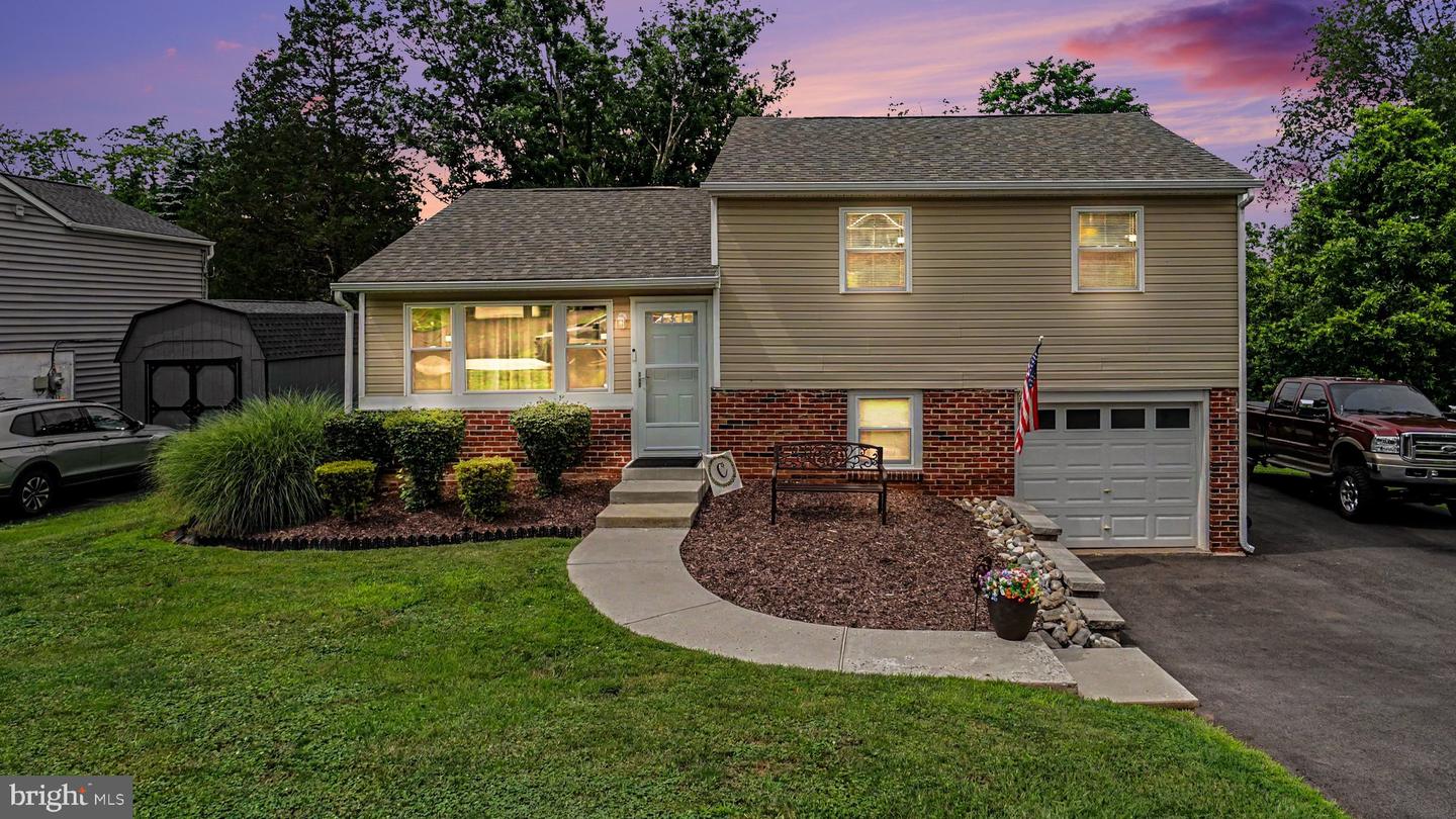 493 Adrian Road