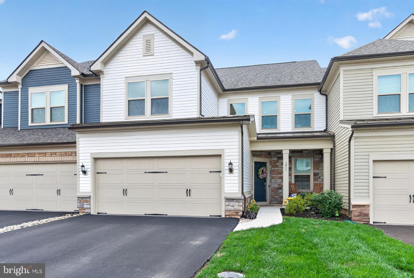 1011 Victoria Court