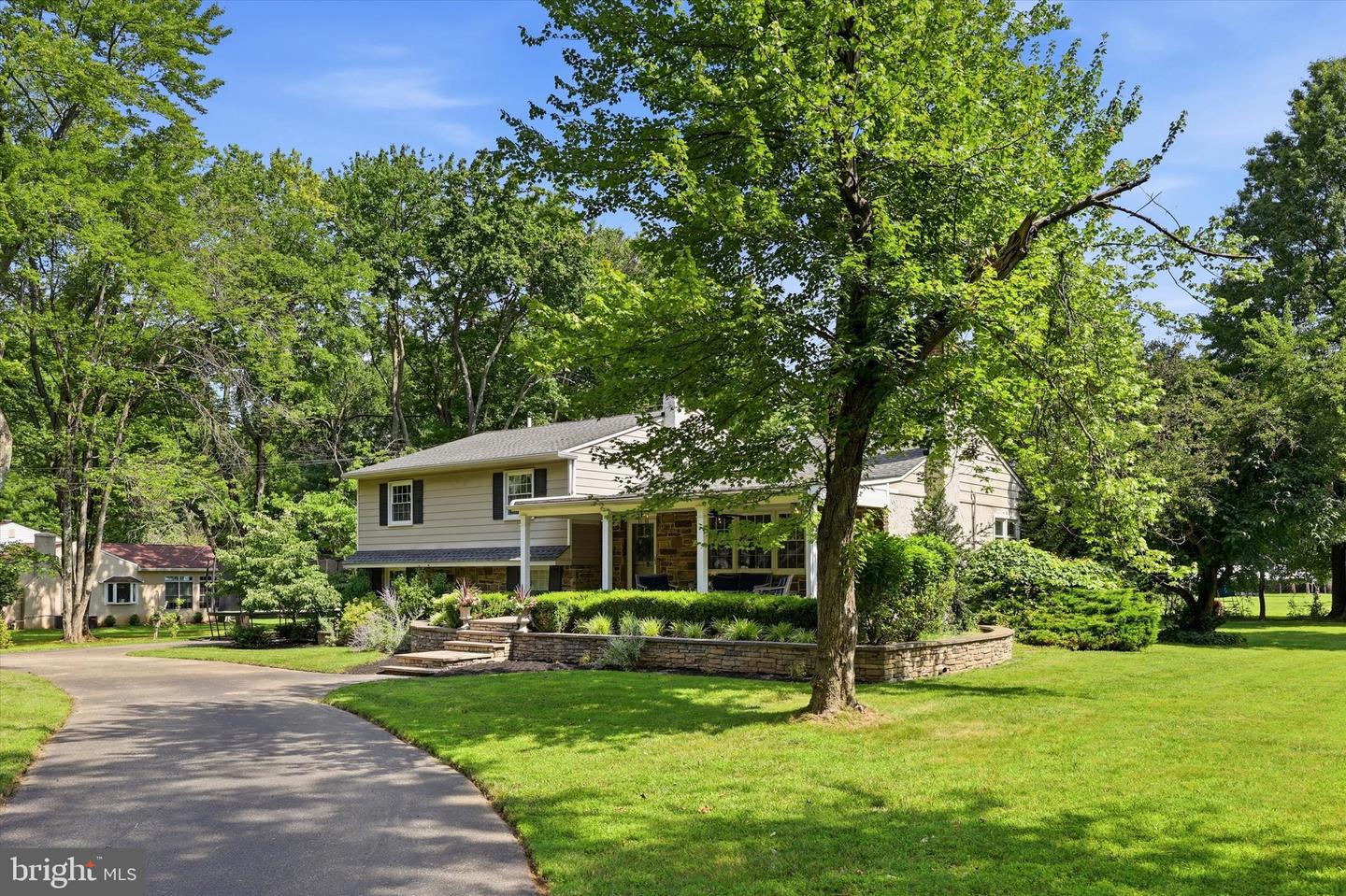 649 Midway Lane