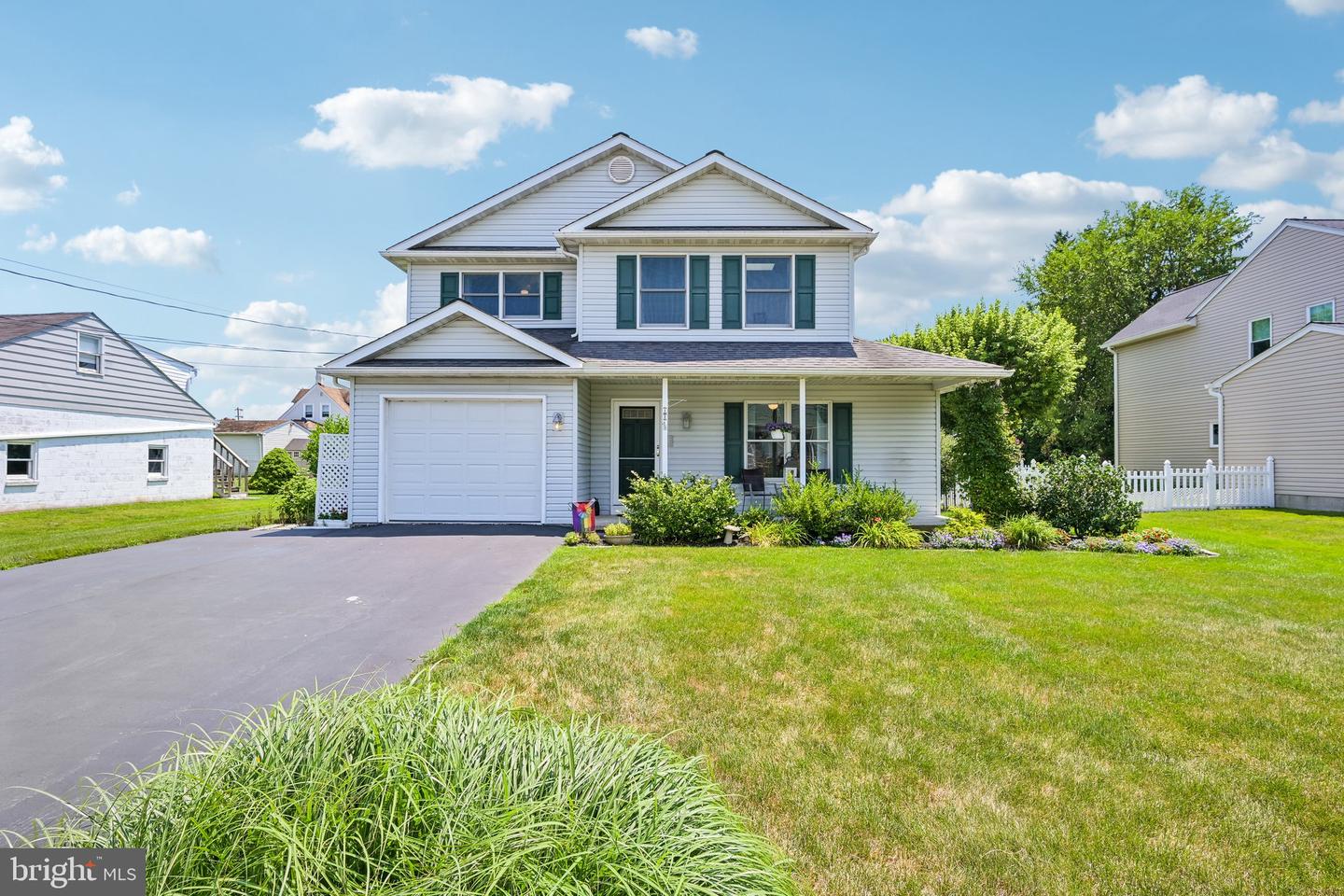 12 Lawn Avenue