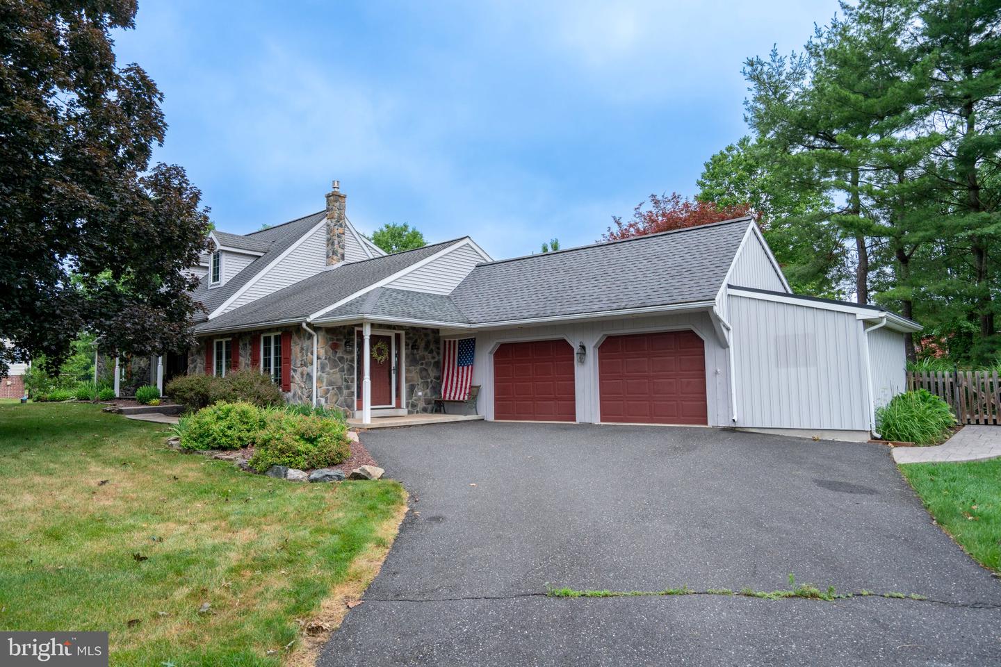 1397 Edgeview Street