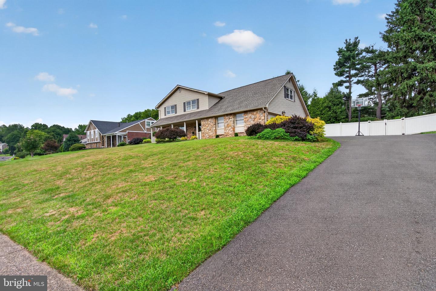 3822 Ridgeview Road
