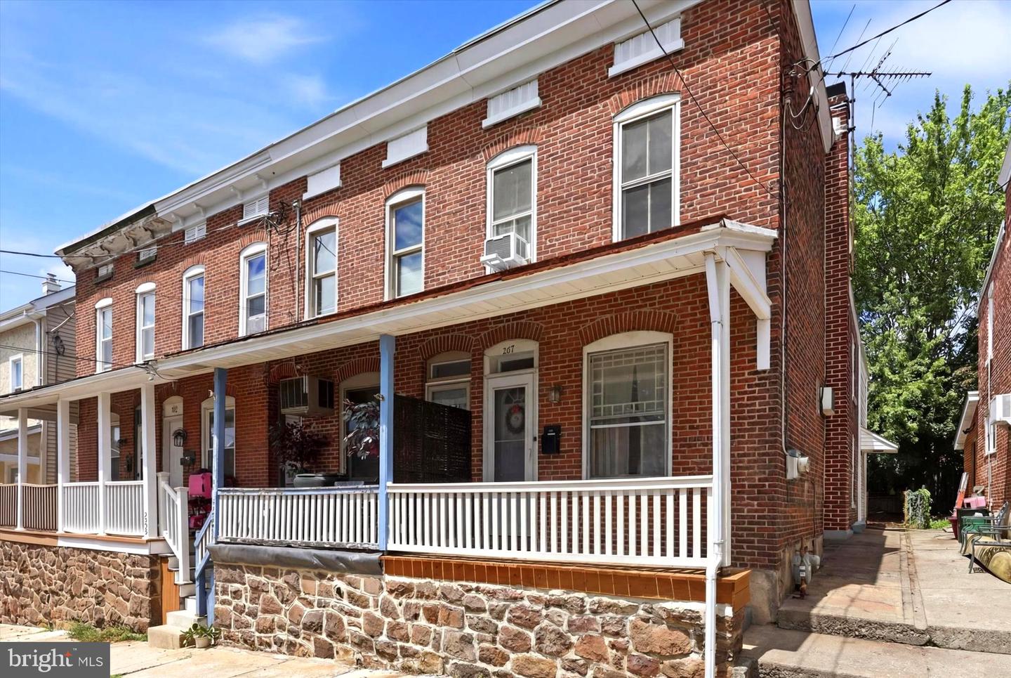 327 Summer Street