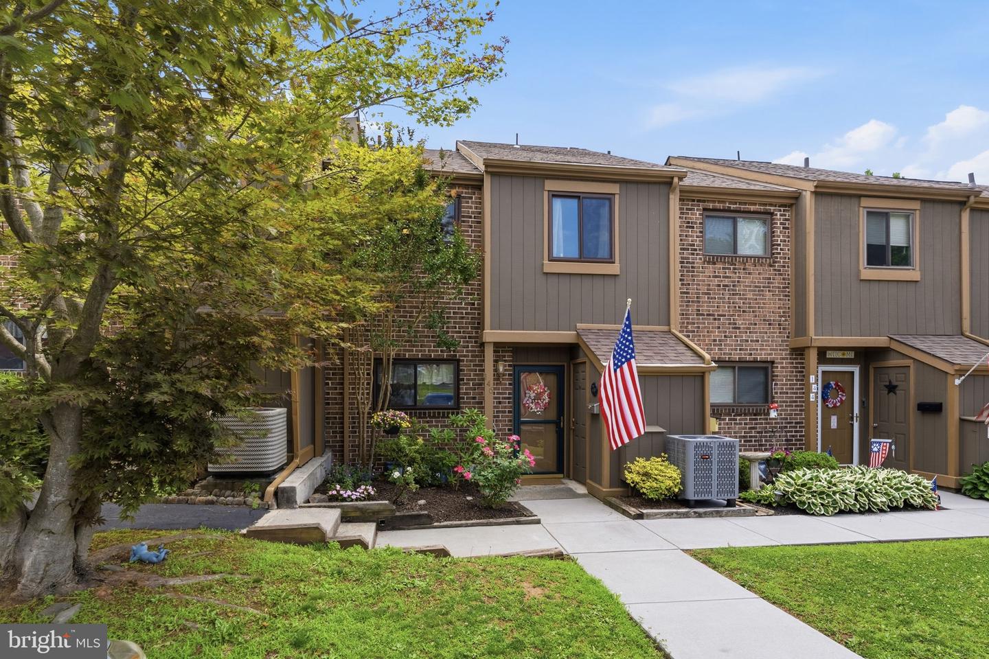 146 Larchwood Court