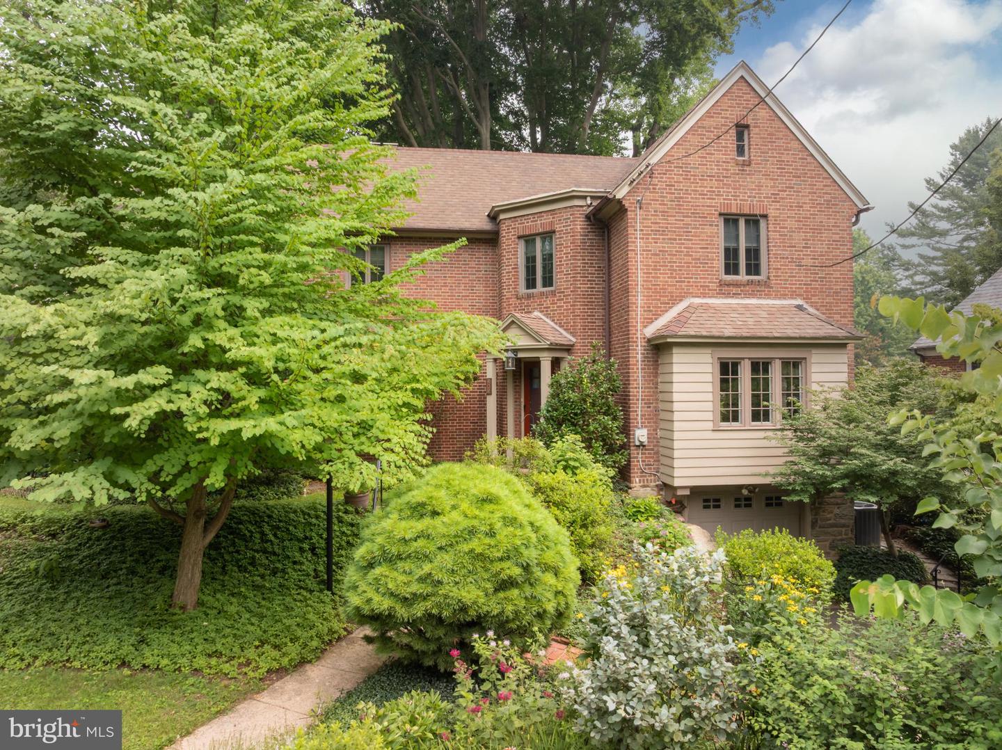 409 E Waverly Road