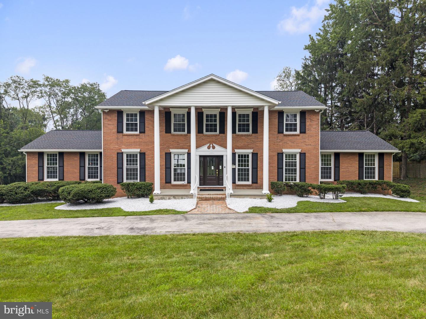 1215 Club House Road
