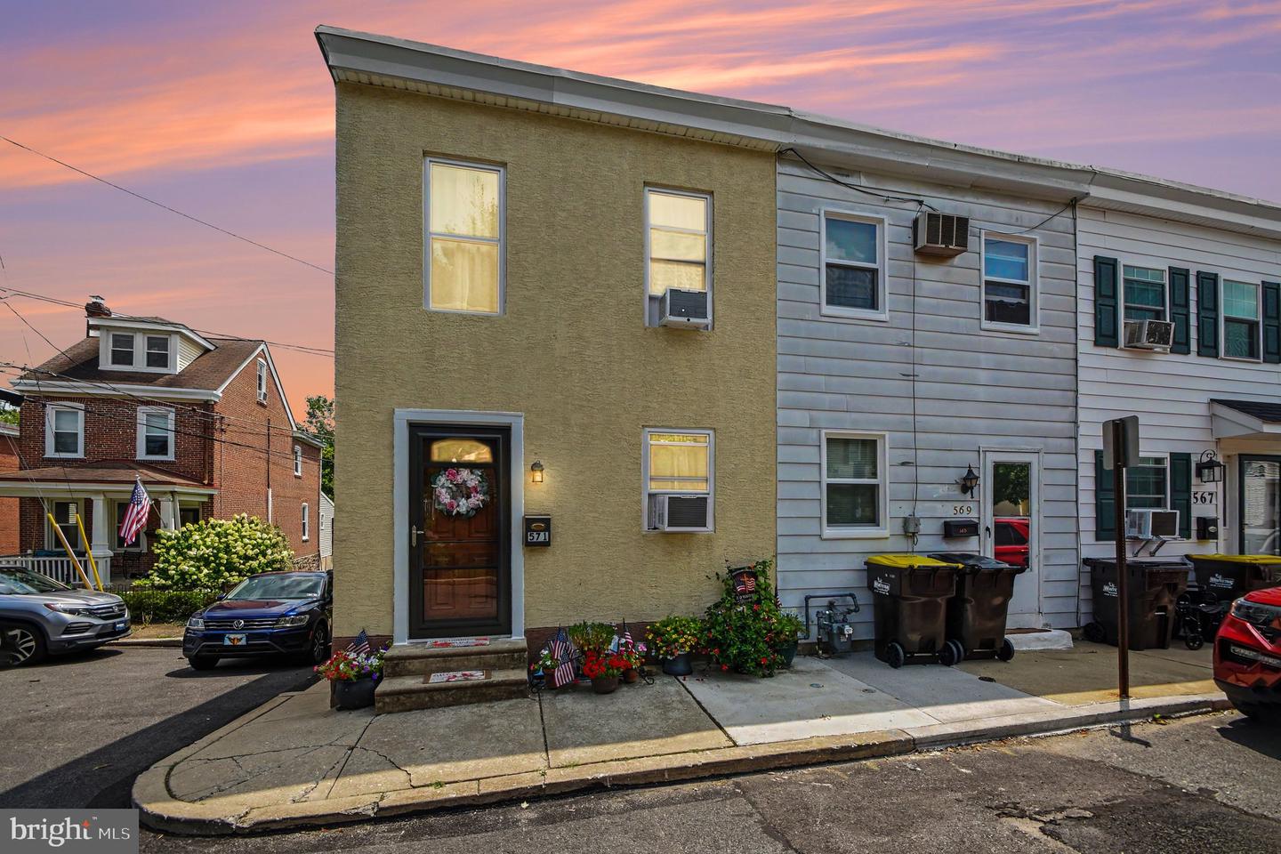 571 Summit Street