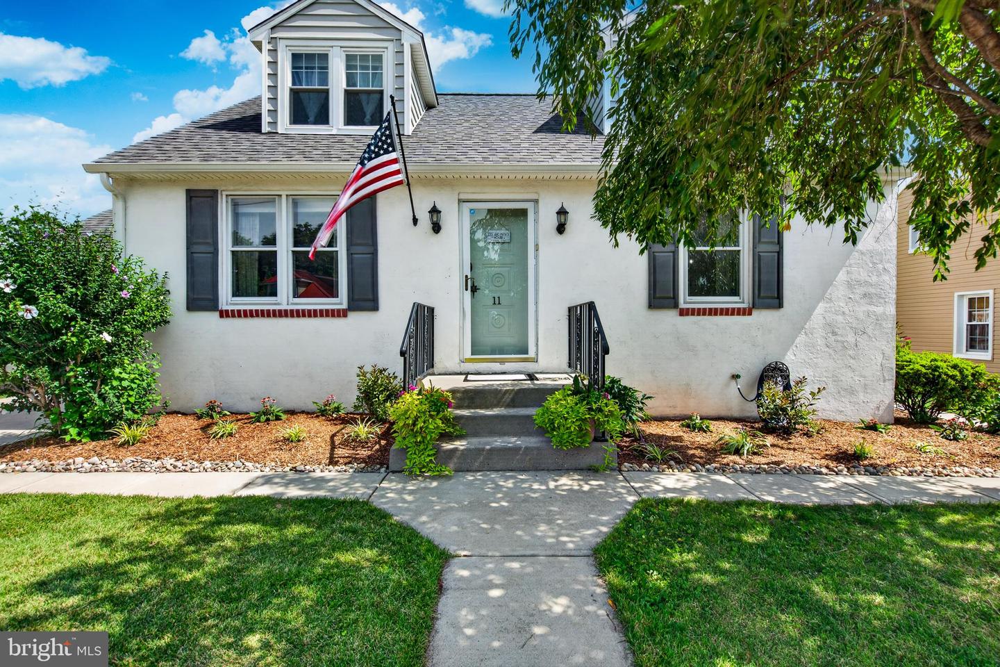 11 W Eighth Street