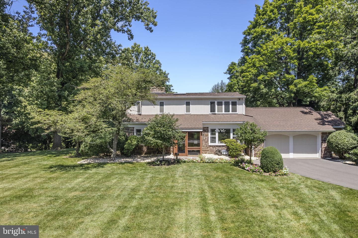 1416 Bryant Lane, Jenkintown