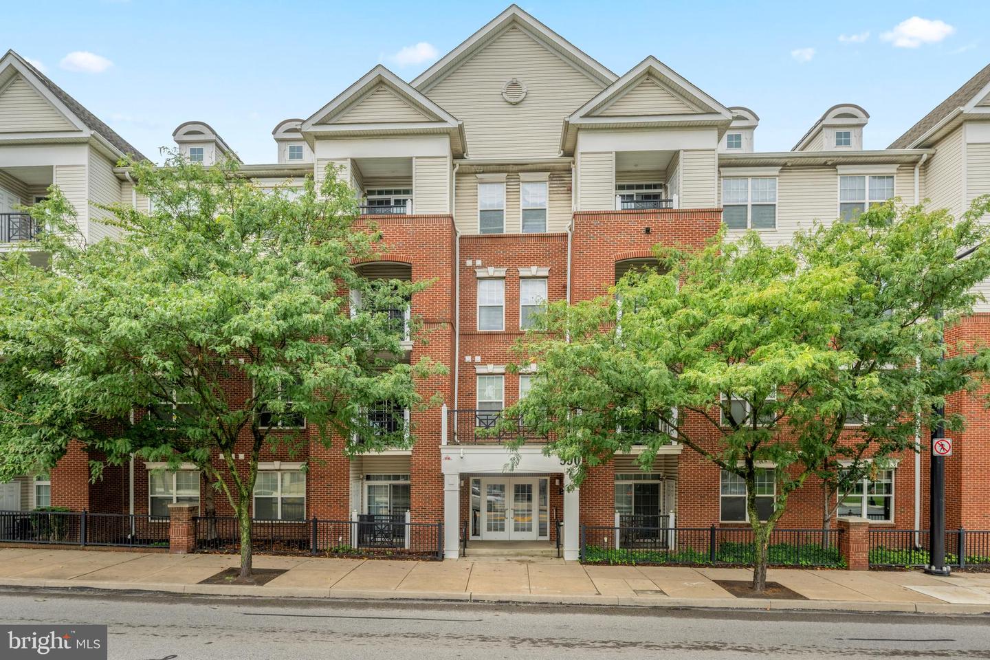 350 W Elm Street #3122