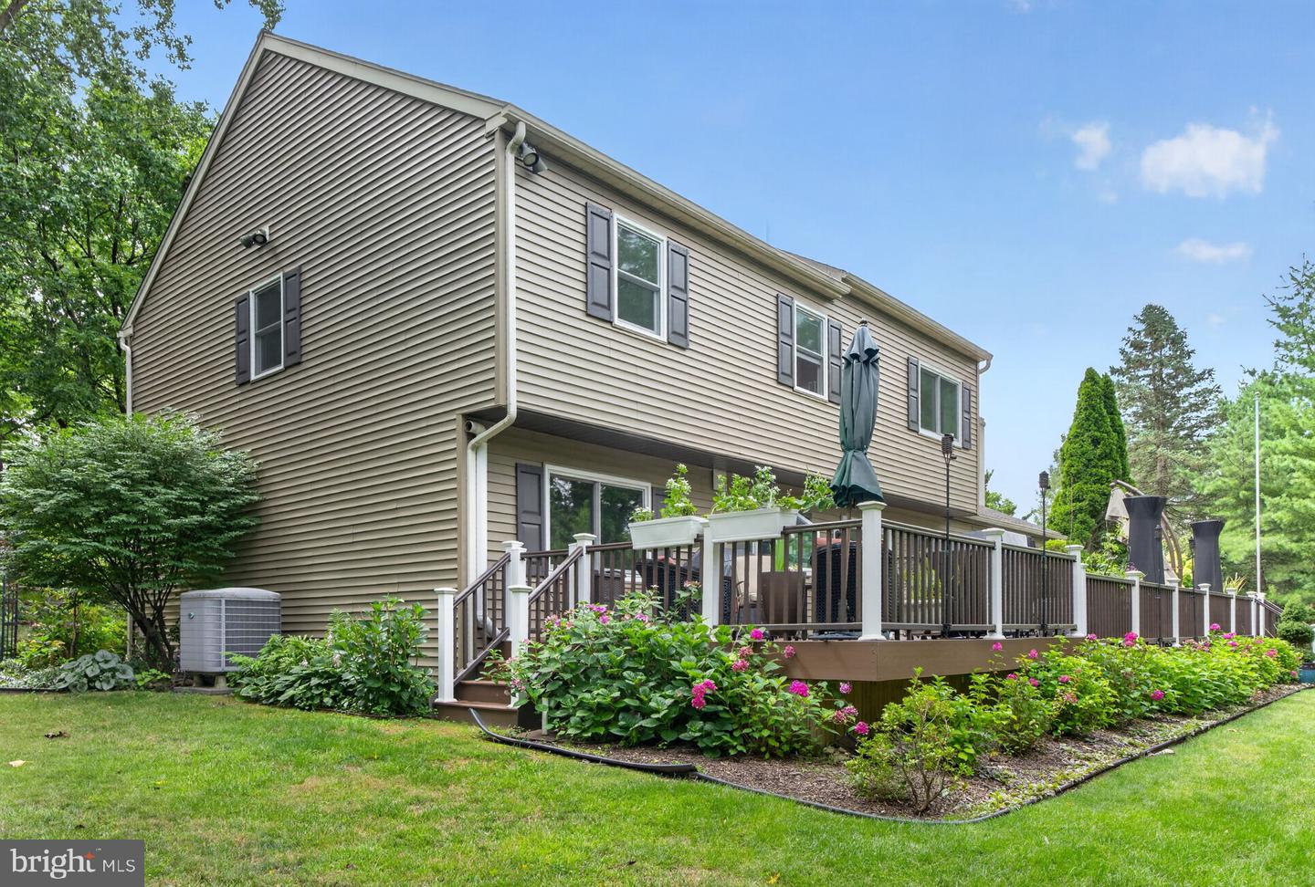 1106 Wooded Place