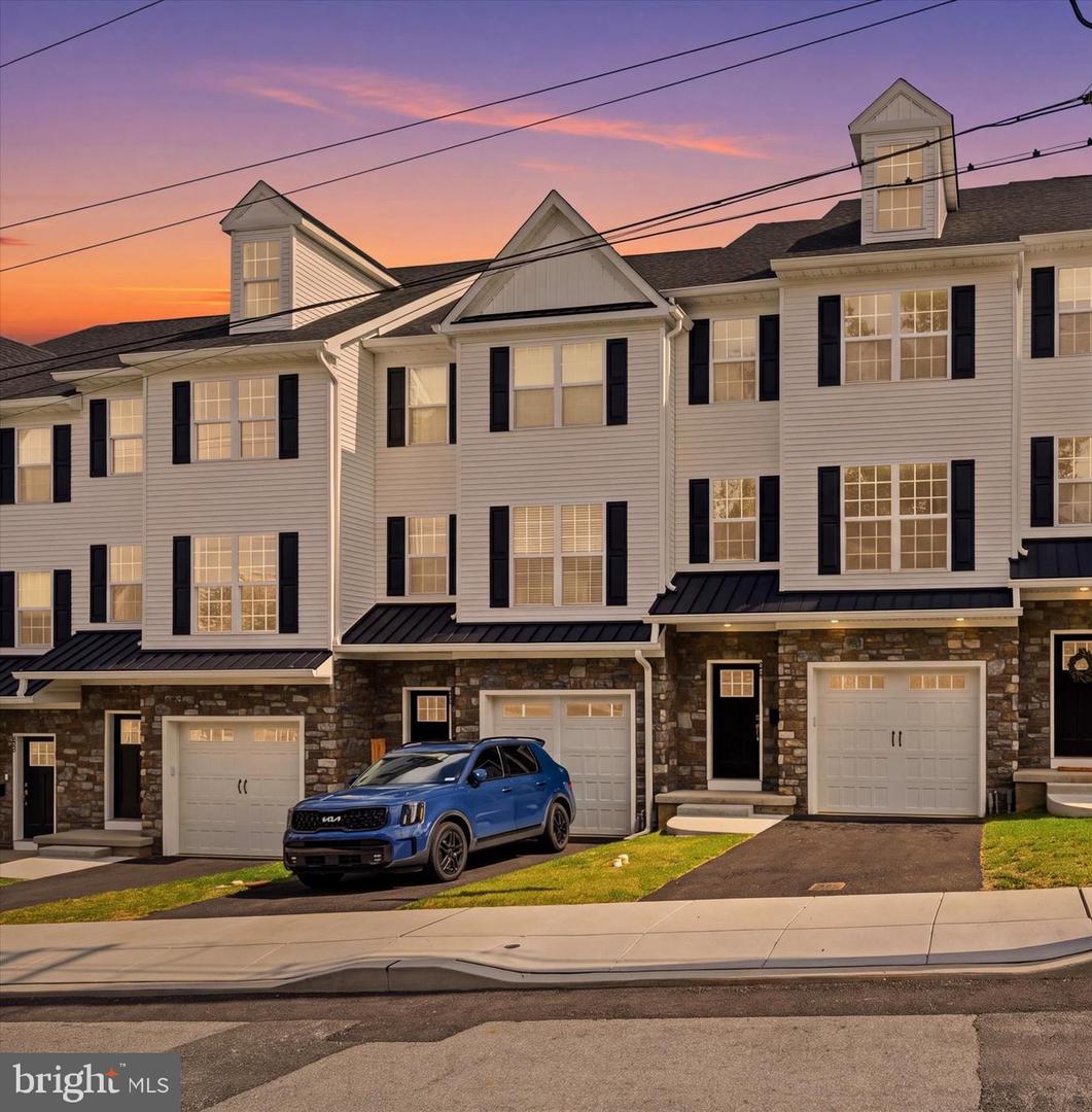 207 W Eighth Street