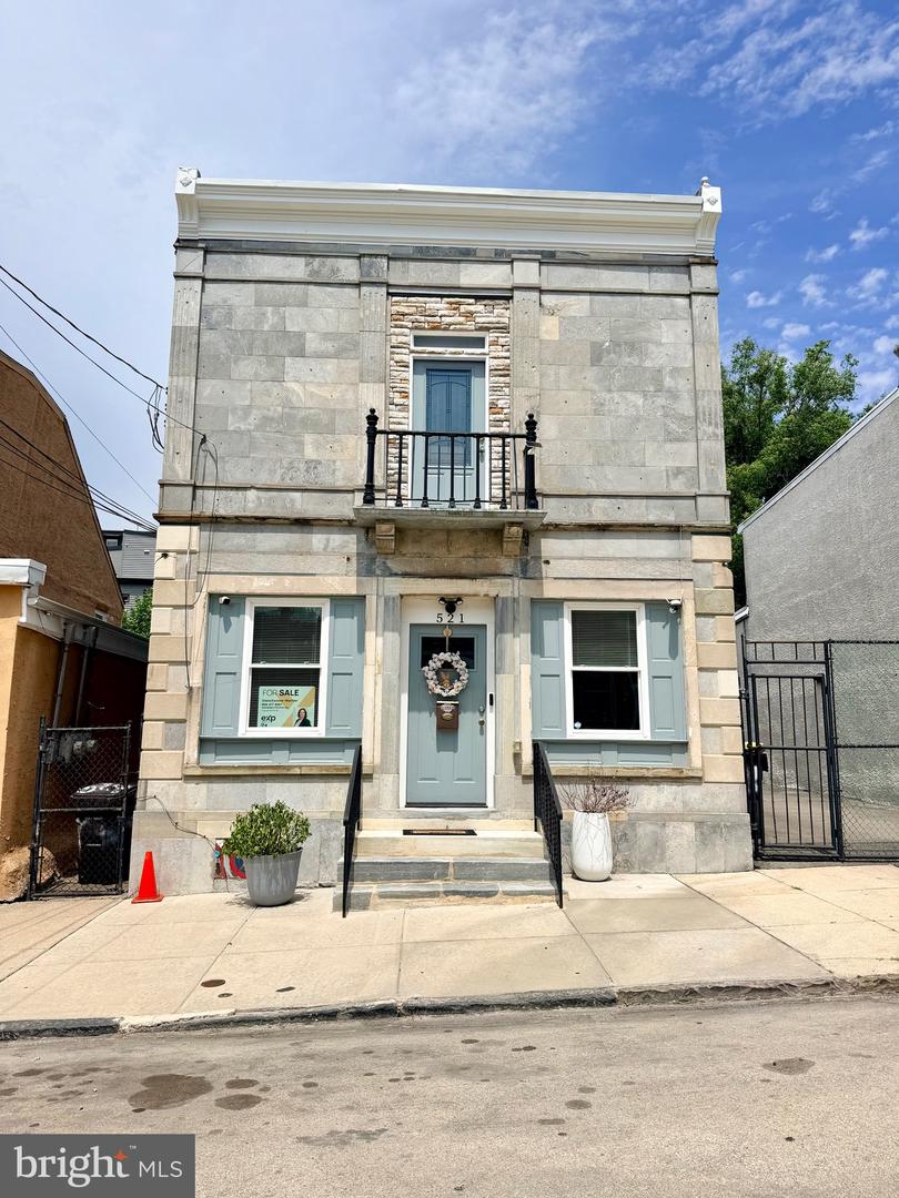 521 E Moore Street