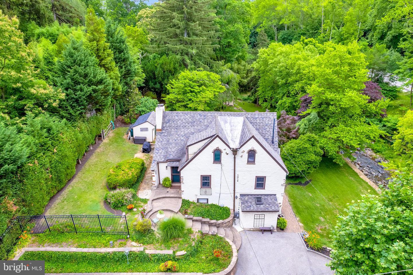 1016 Trinity Lane