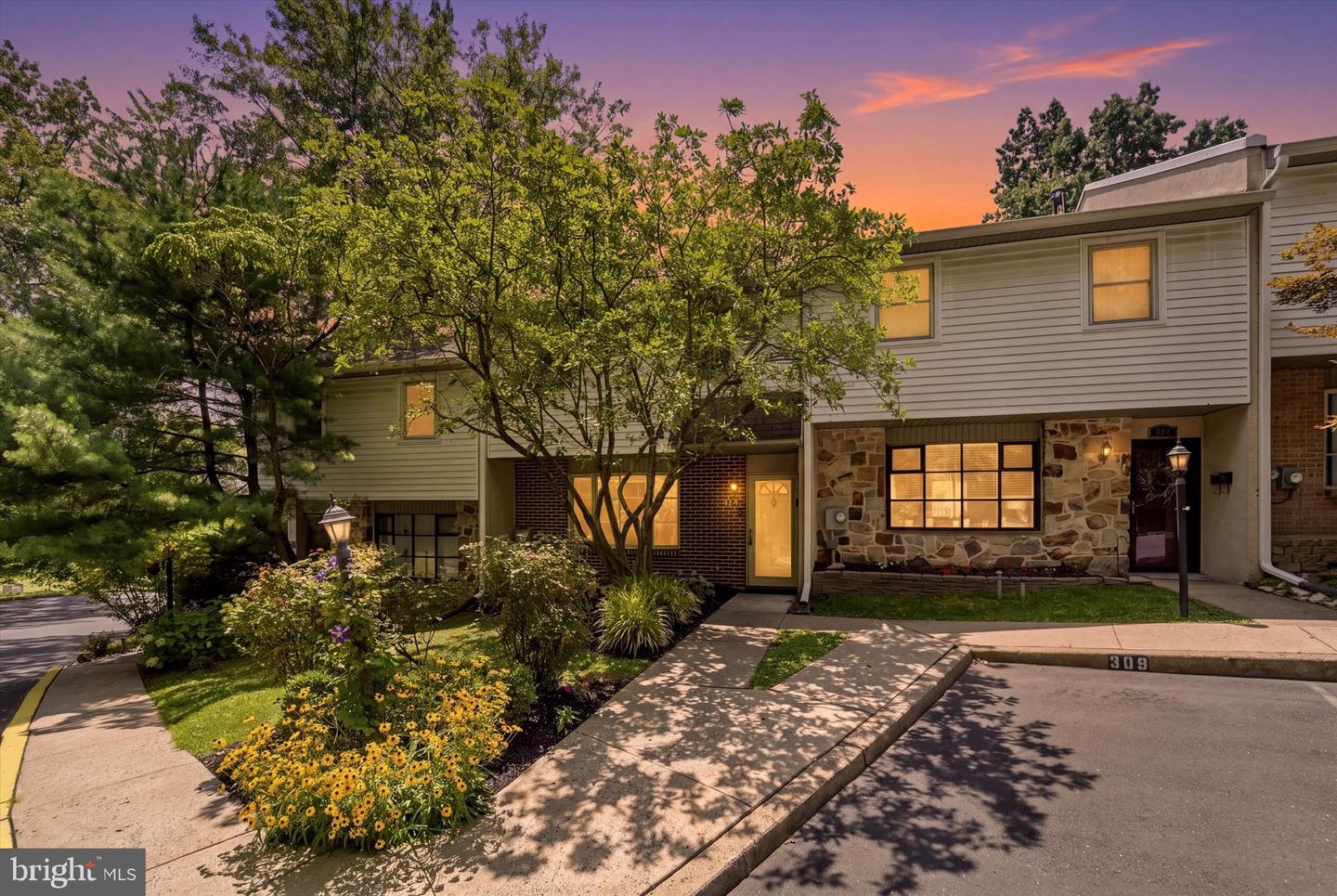310 Woodside Circle