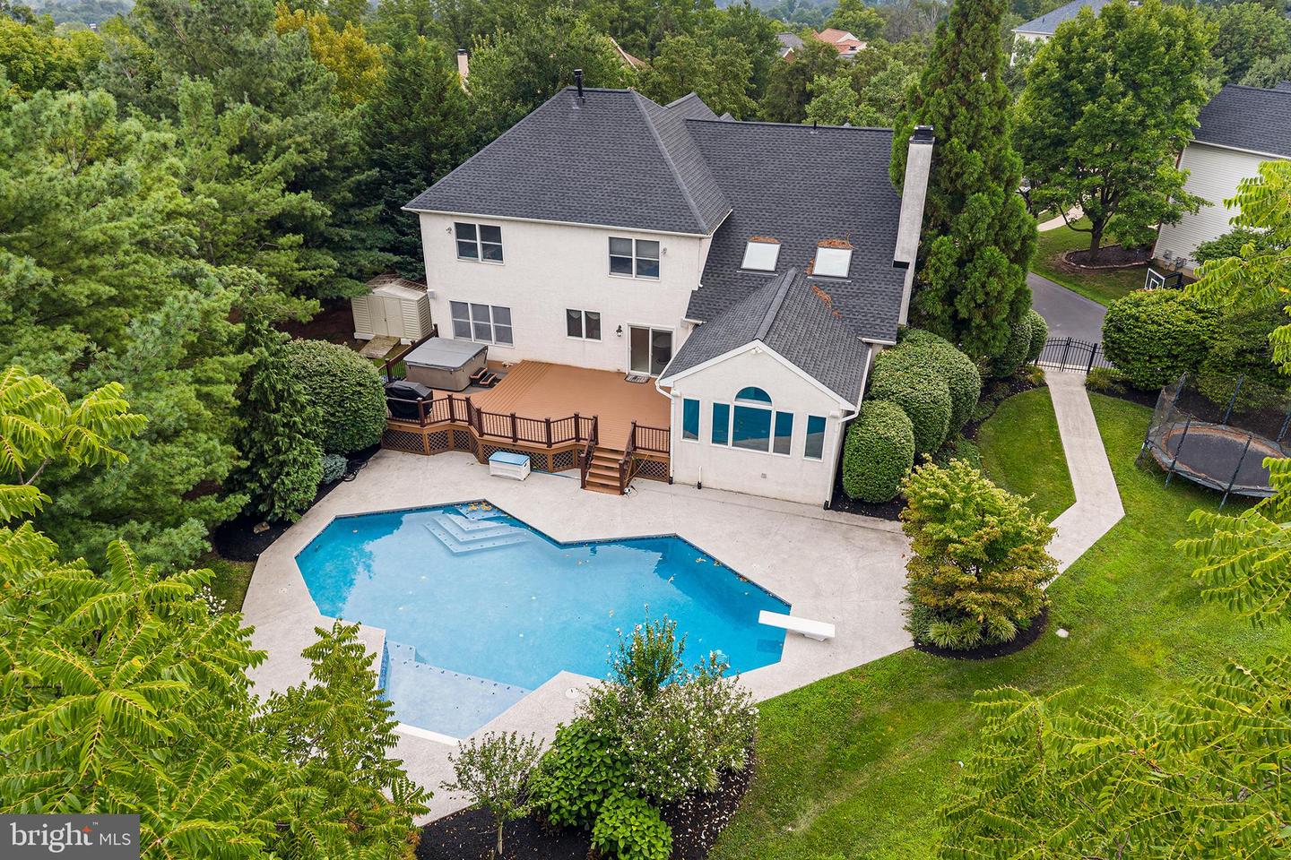 2111 Peregrine Circle
