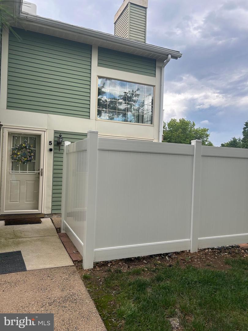5 Brookside Court