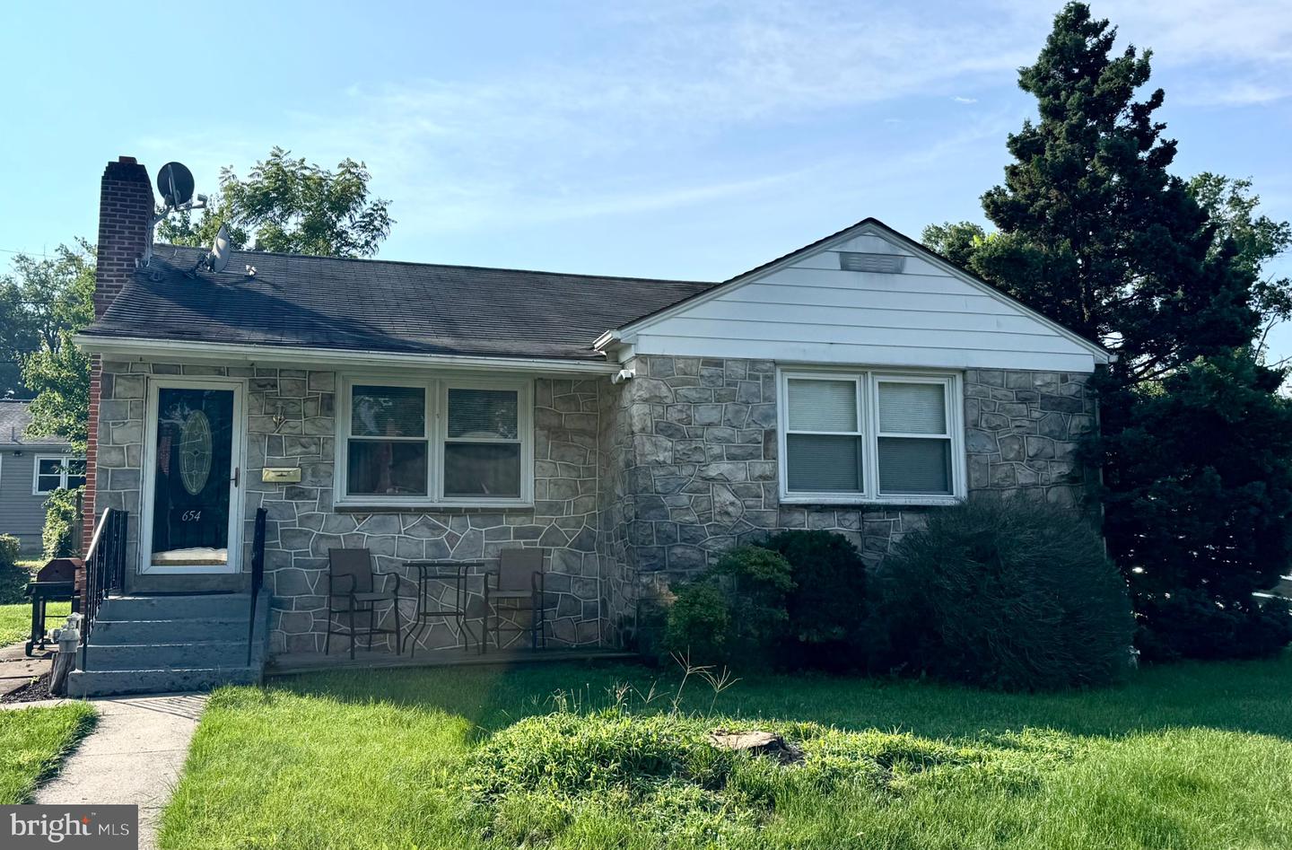 654 Woodland Avenue