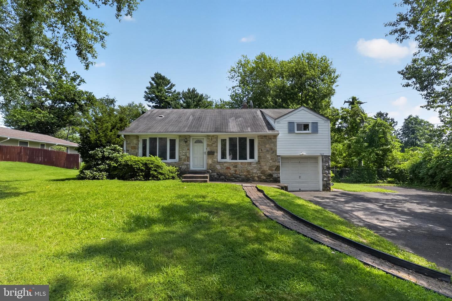707 Fitzwatertown Road