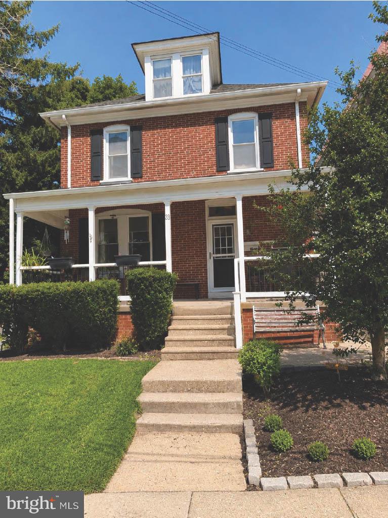 33 Centre Avenue