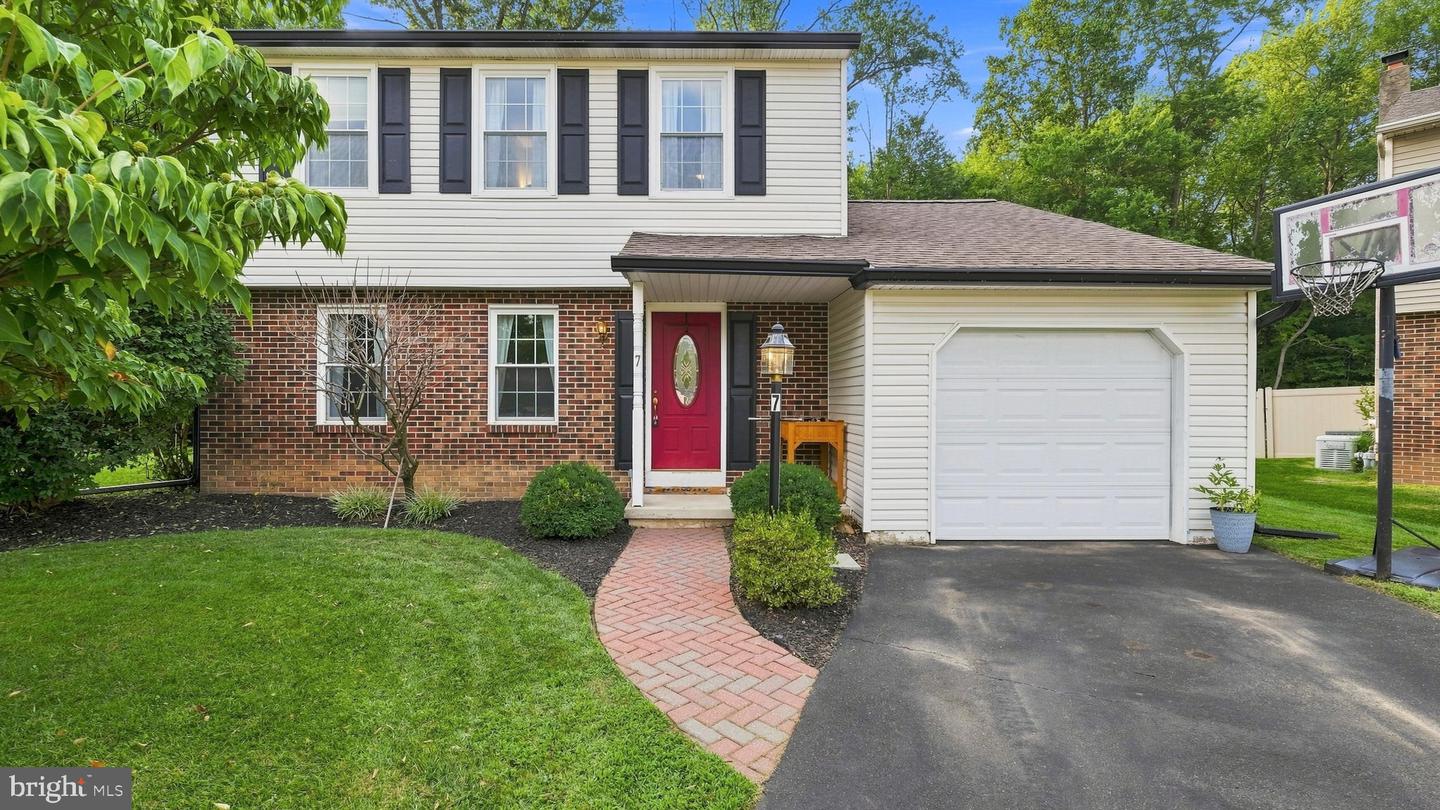 7 Cheswyck Circle