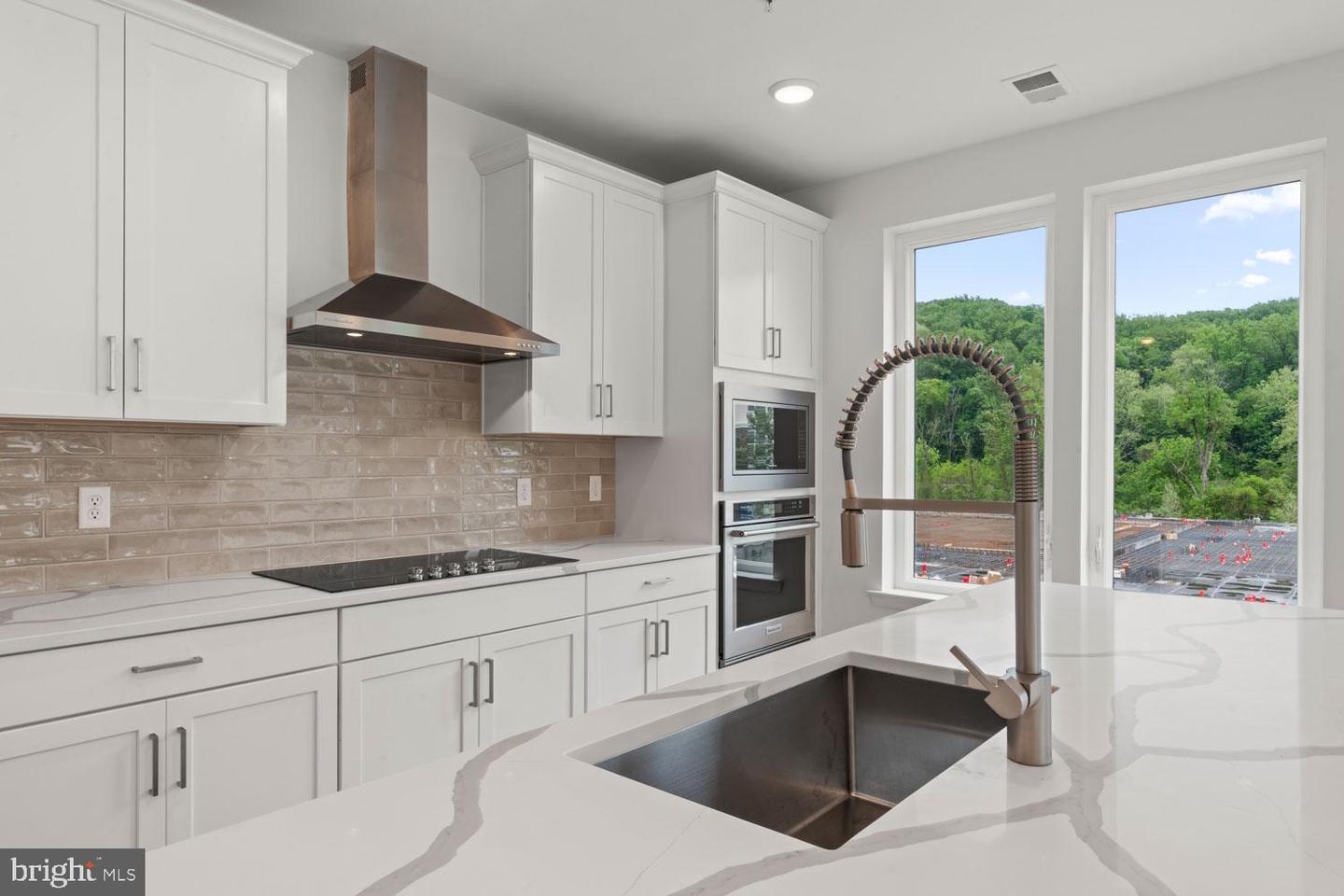 431 Washington Street #113 Lewis