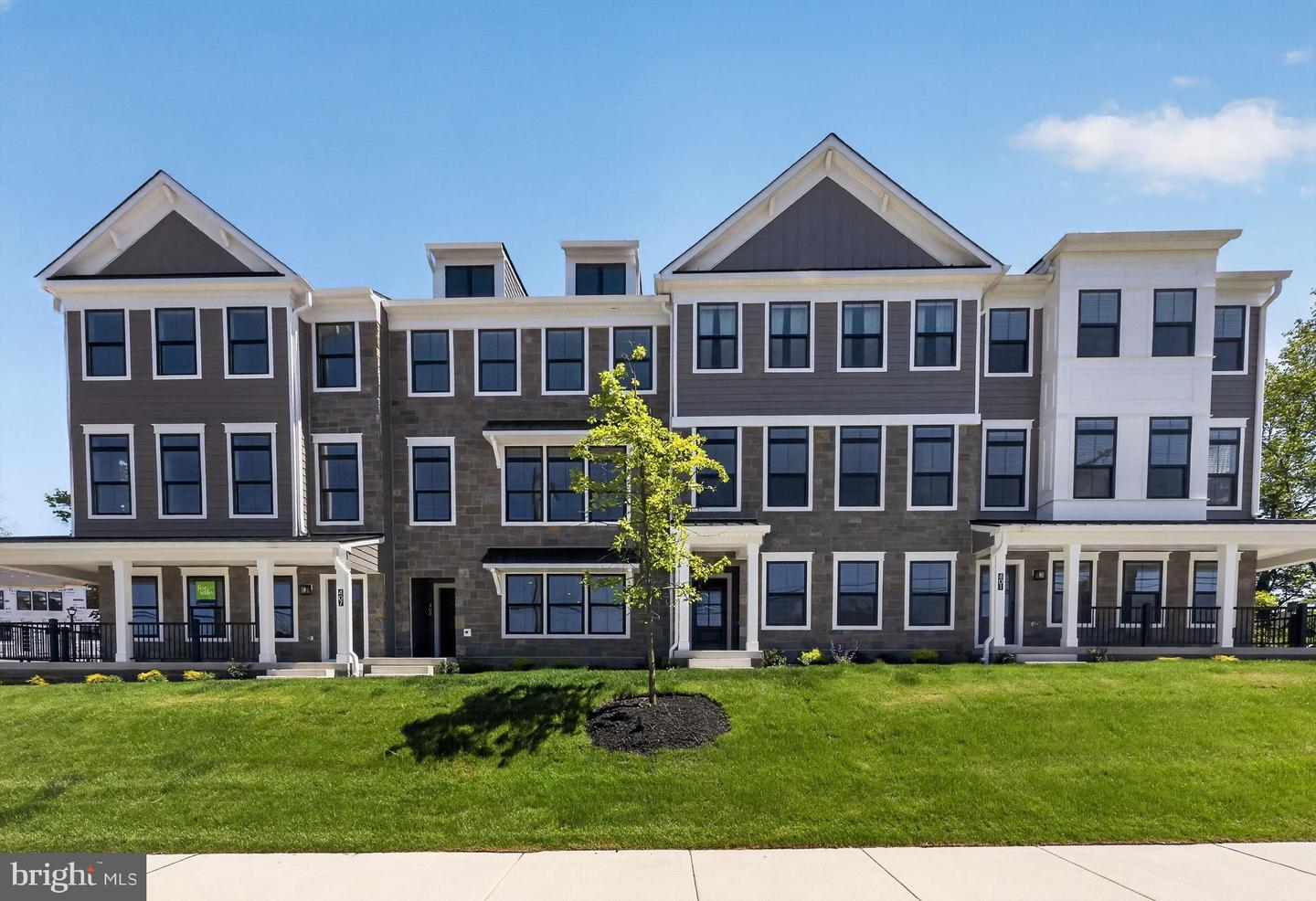 427 Pennybrook Court #8 Redford End