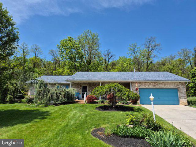 289 Cornfield Circle, Lewistown