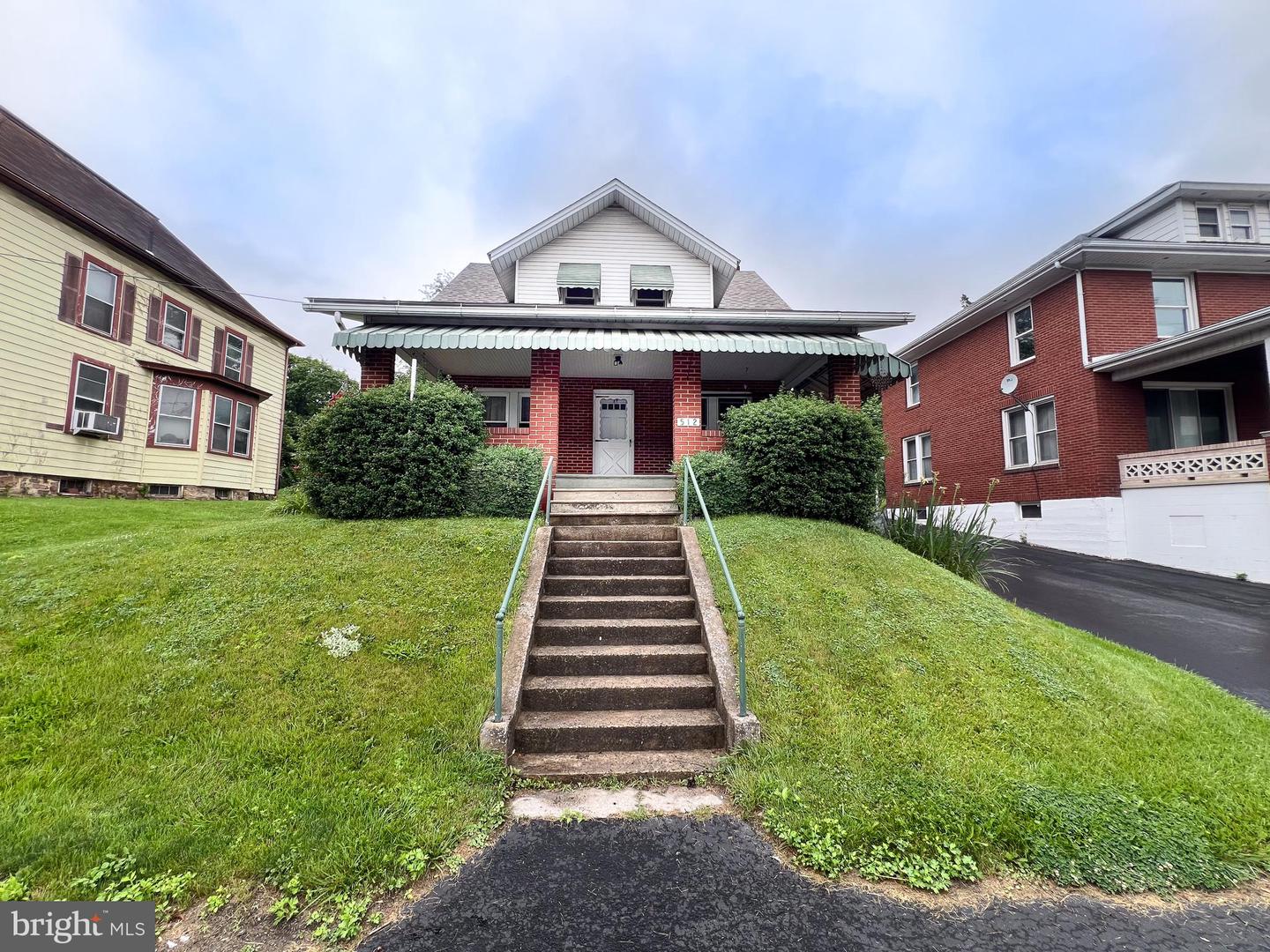 512 Electric Avenue, Lewistown