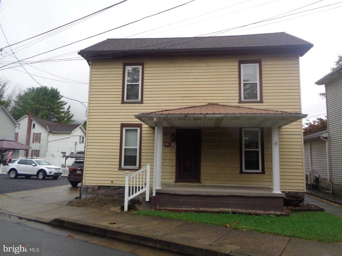 4 Waterfront Street, Reedsville