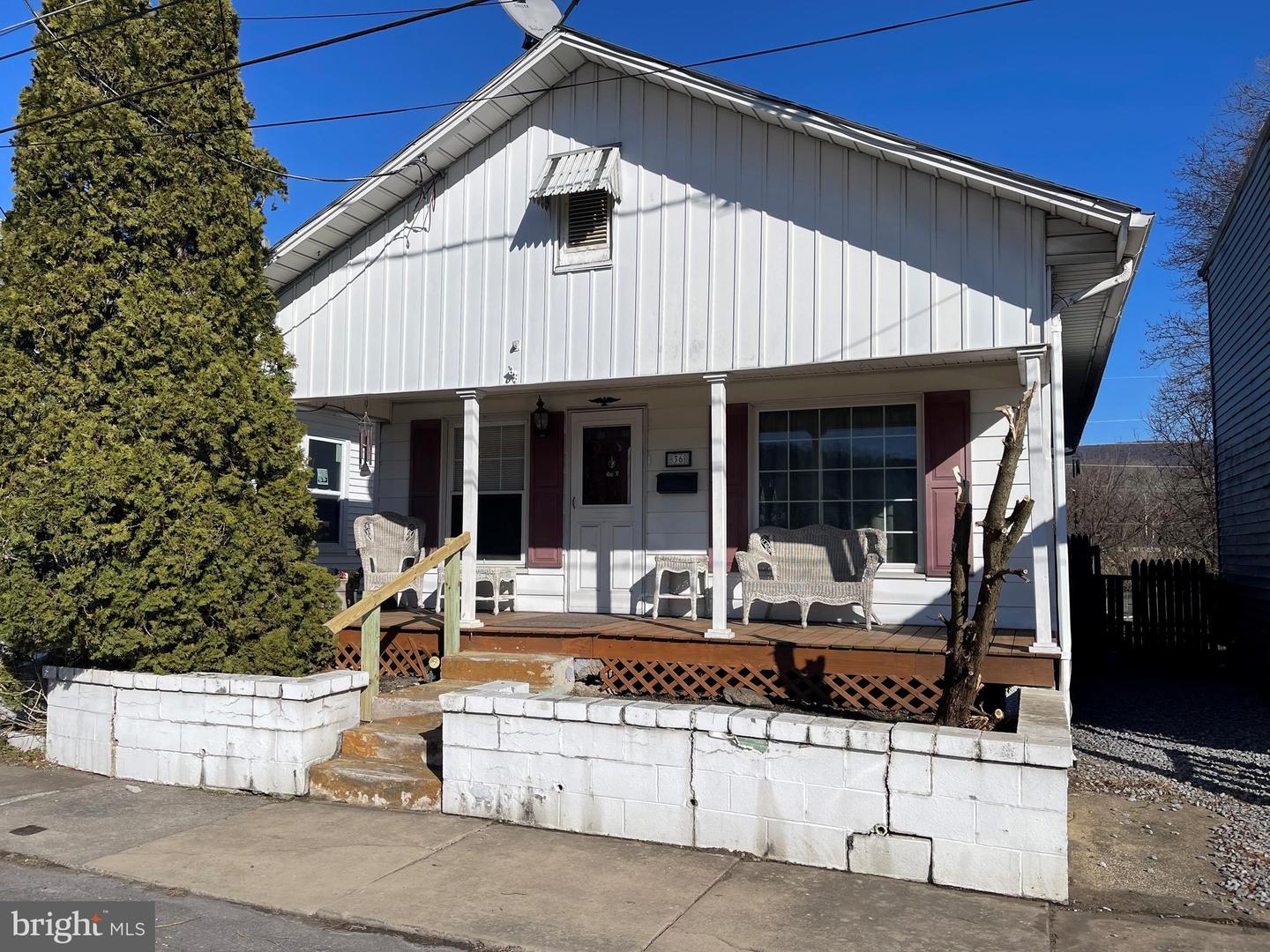 36 Railroad Street, Lewistown