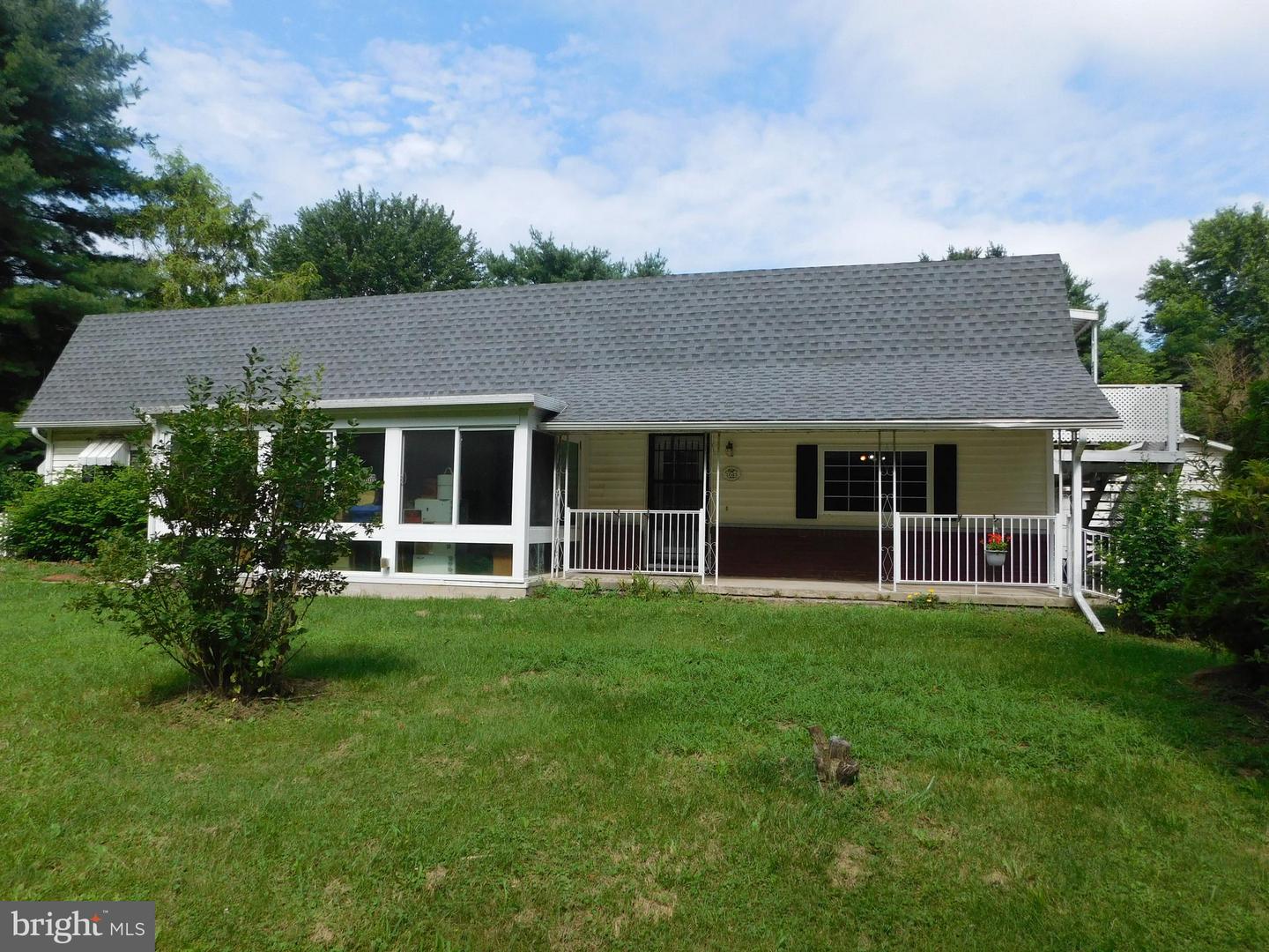1043 Locke Mills Road