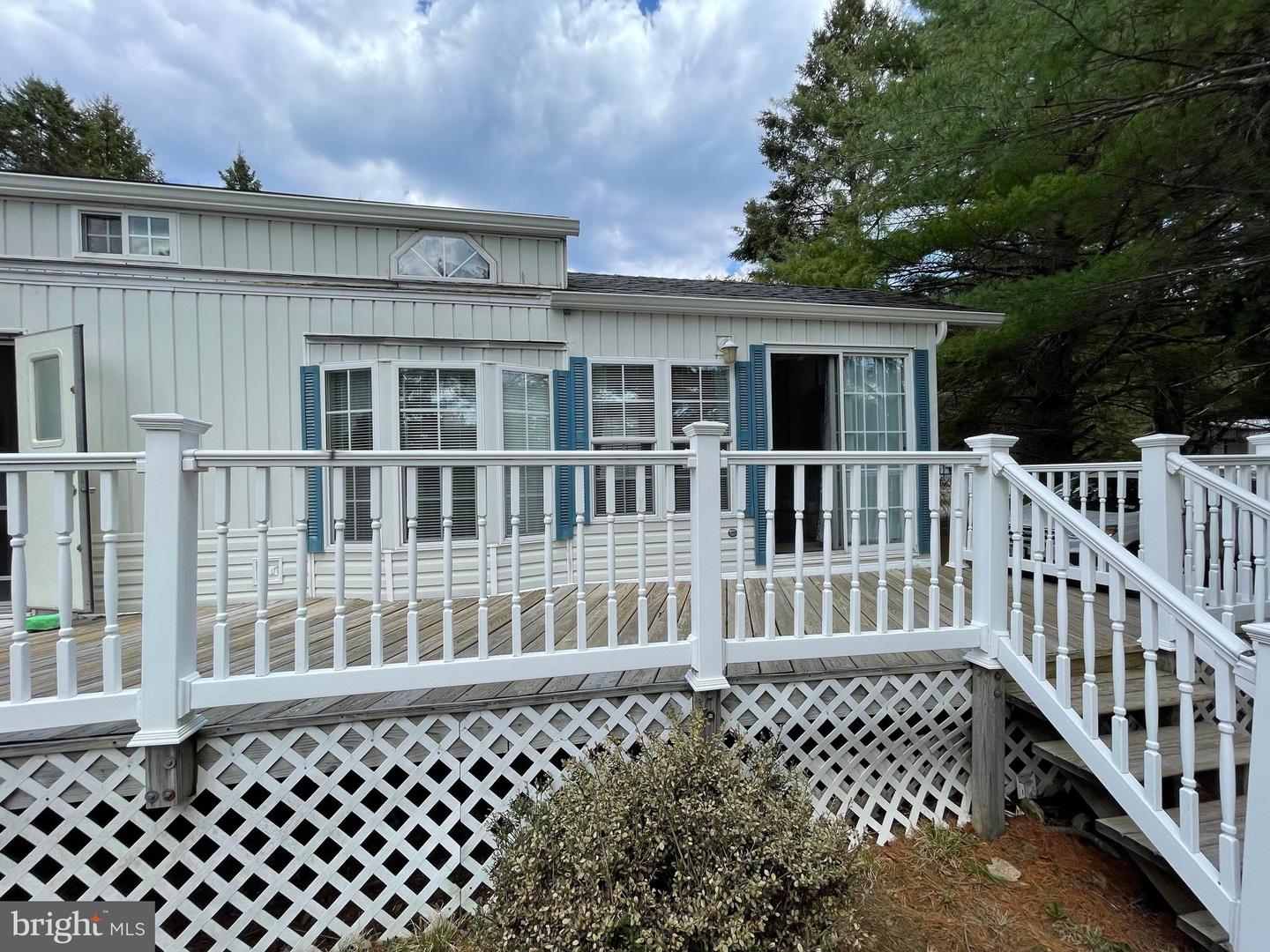 421 Campstead Circle, Blakeslee