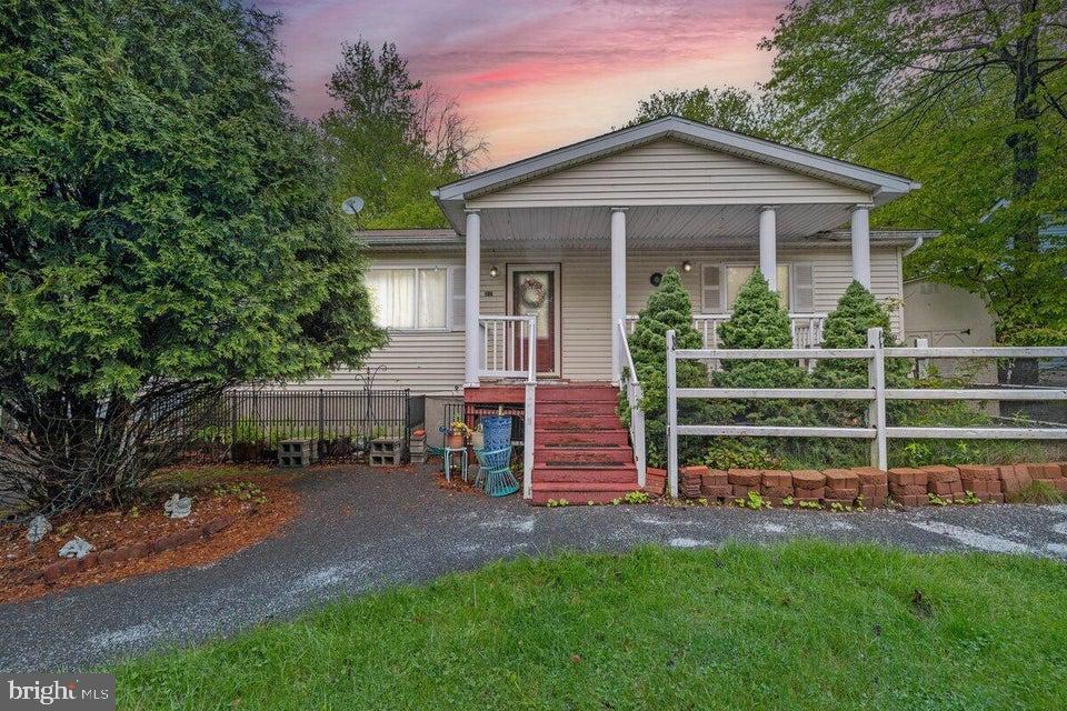 1041 Country Place Drive, Tobyhanna