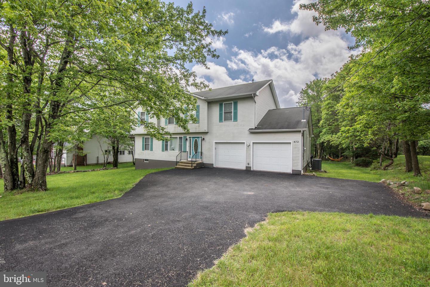 672 Clearview Drive, Long Pond