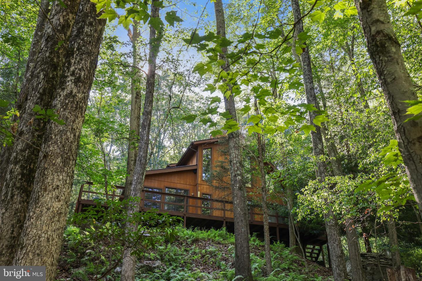 424 Iroquois Loop, Canadensis