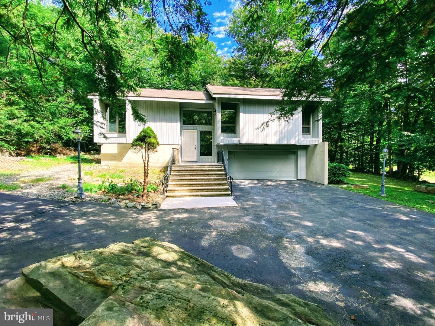 2533 Country Club Drive, Tobyhanna