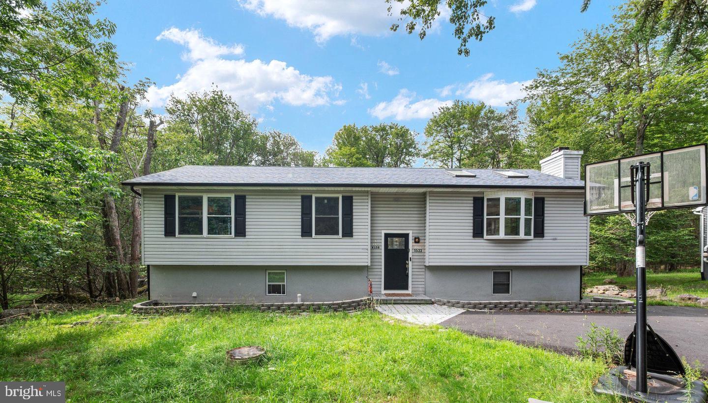 1533 Black Birch Way, Tobyhanna