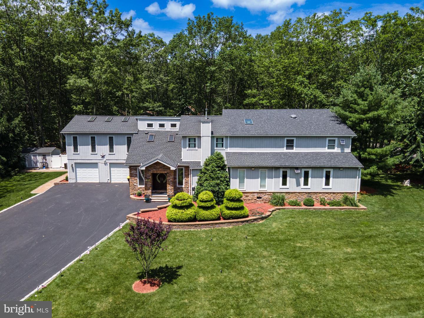 1555 Longleaf Drive