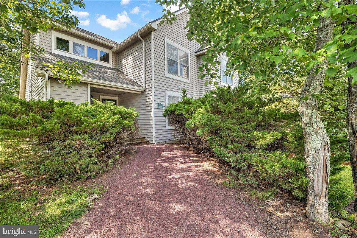 183 Hawthorne Court