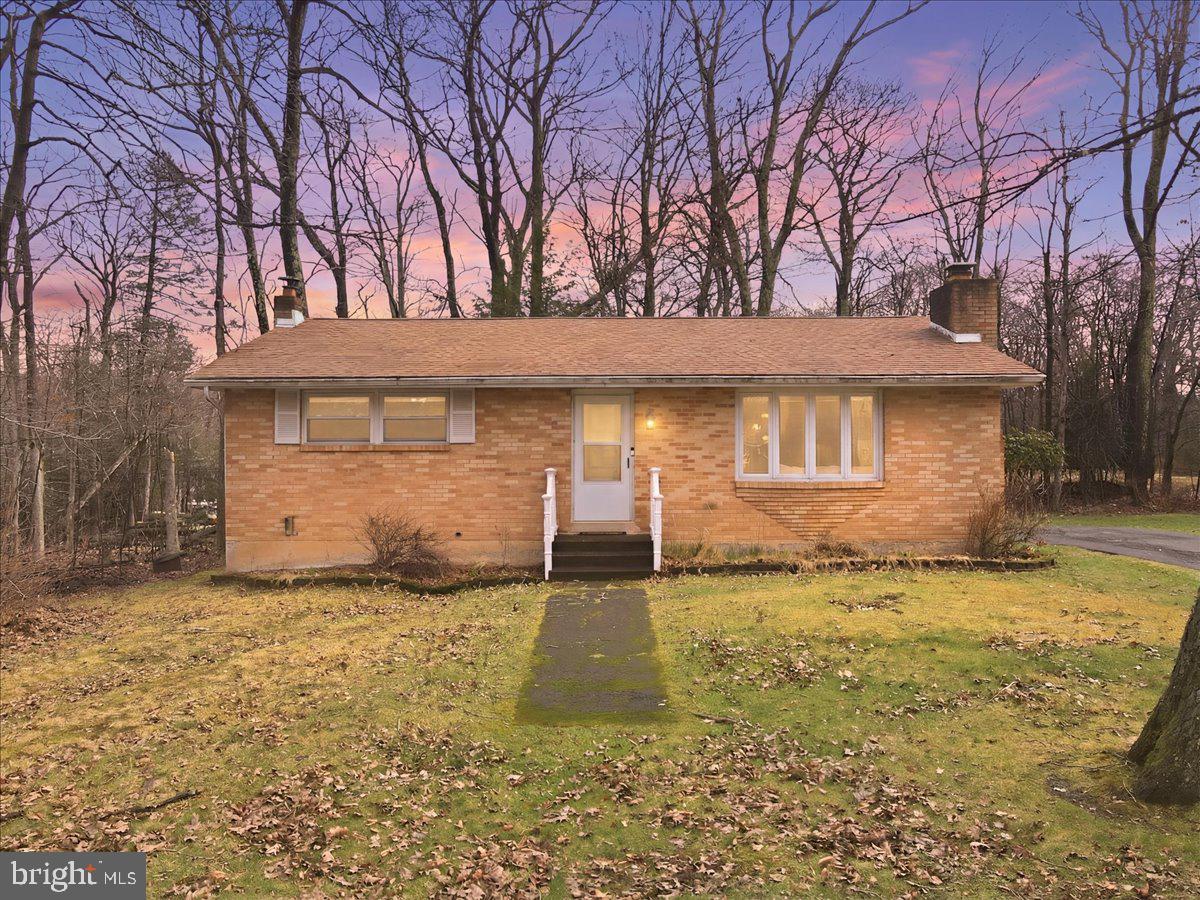 112 Pin Oak Lane, Tobyhanna