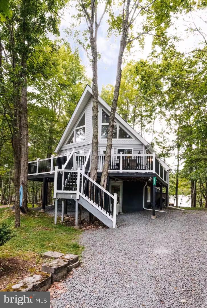 243 Trout Creek Drive, Pocono Lake
